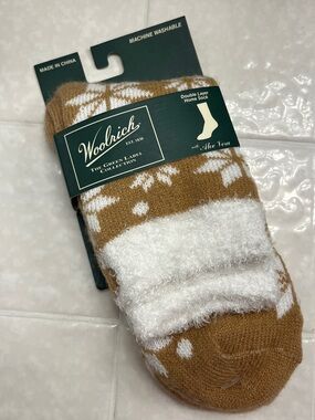 Woolrich Double-Layer Cozy Socks - Brown & White Snowflake Pattern